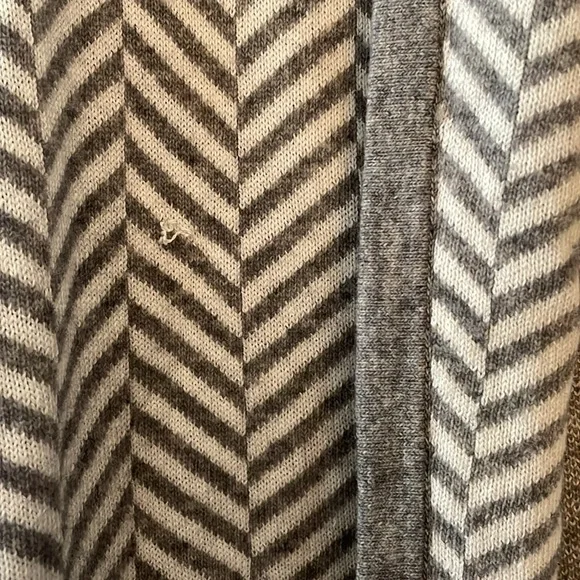 Super chic herringbone coatigan from Ann Taylor- excellent condition! - Picture 3 of 4